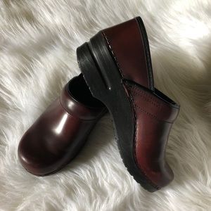 Dansko Burgundy Rubbed Oil Shoes